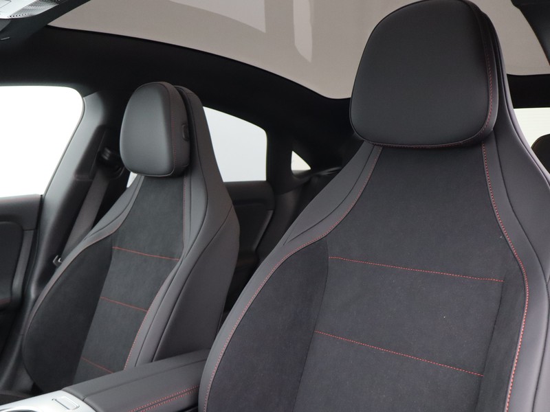 7 - Mercedes CLA 200 amg line premium auto