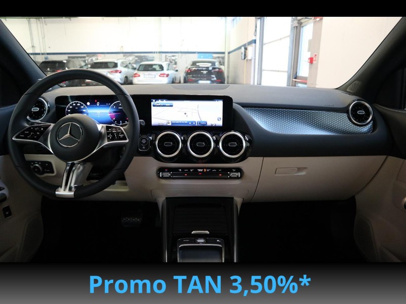 13 - Mercedes GLA 180 d progressive advanced 8g-dct