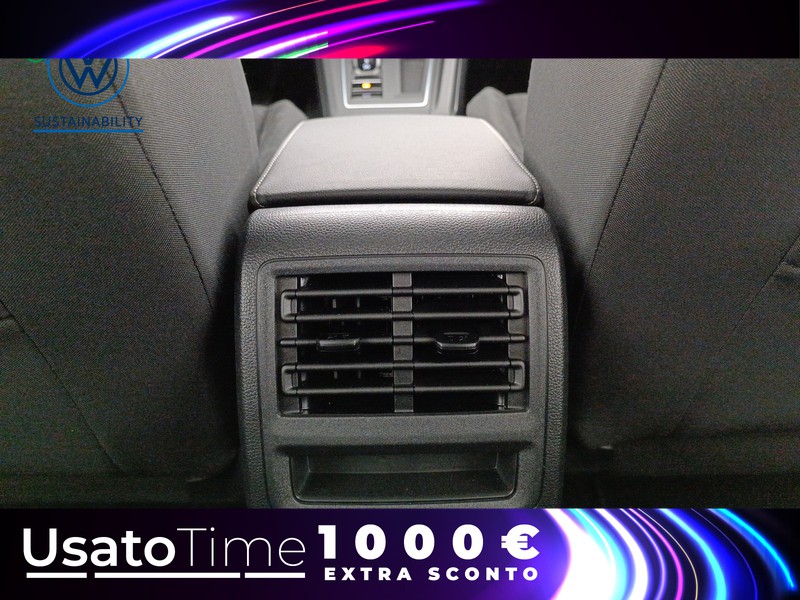 13 - Volkswagen Golf 1.0 etsi evo 110cv life dsg