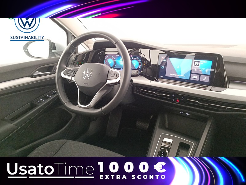 7 - Volkswagen Golf 1.0 etsi evo 110cv life dsg