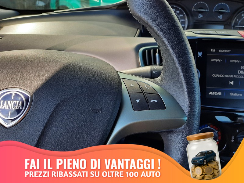 13 - Lancia Ypsilon 1.0 firefly hybrid 70cv platino s&s
