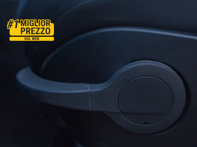 19 - Lancia Ypsilon 1.0 firefly hybrid 70cv platino s&s