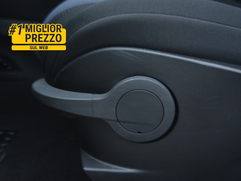 19 - Lancia Ypsilon 1.0 firefly hybrid 70cv platino s&s