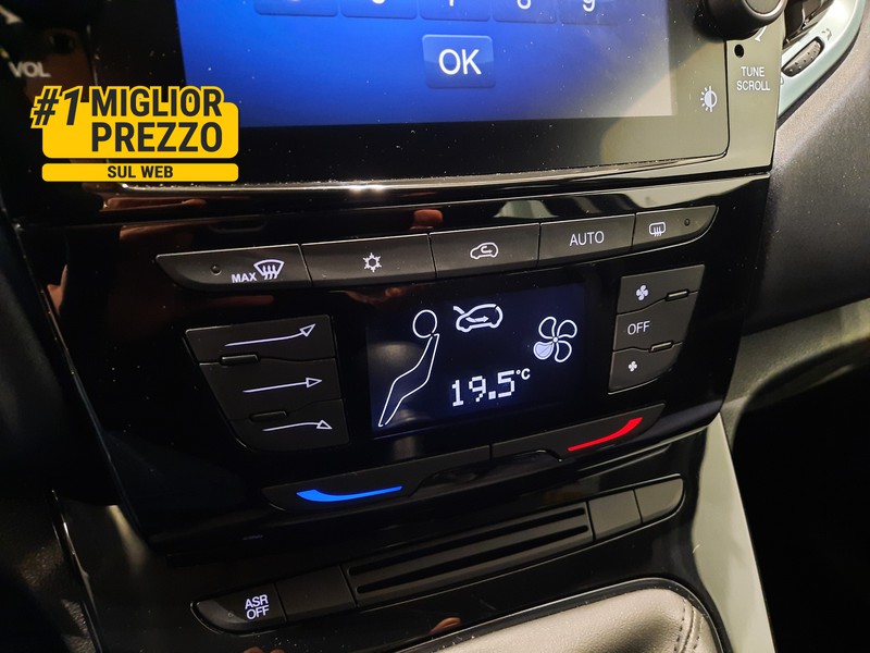 13 - Lancia Ypsilon 1.0 firefly hybrid 70cv gold plus s&s 5p.ti