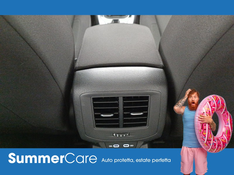 13 - Volkswagen T-Roc 2.0 tdi scr 115cv life