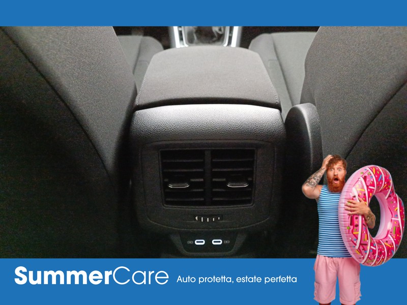 13 - Volkswagen T-Roc 1.0 tsi 110cv life