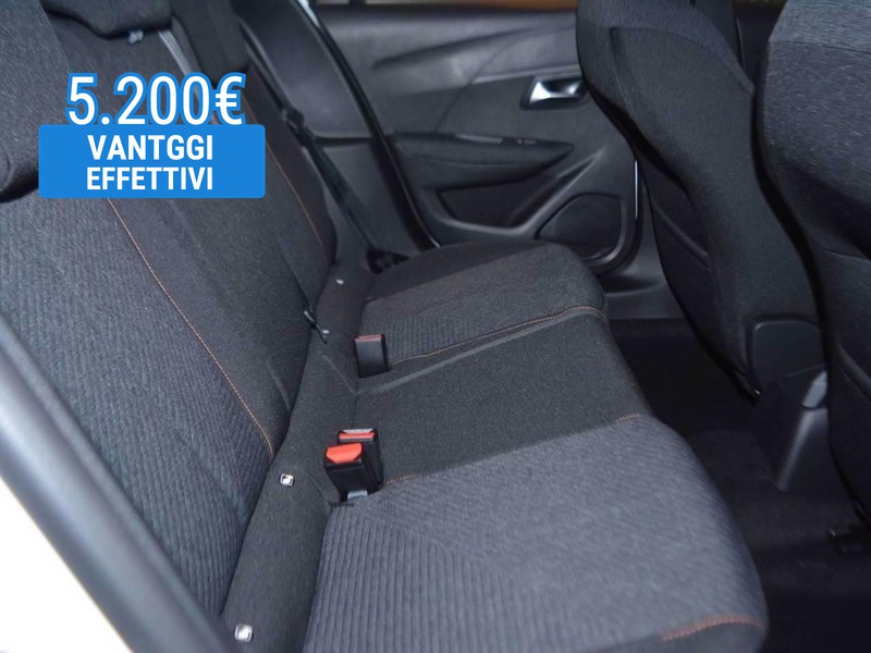 7 - Peugeot 208 1.2 hybrid 48v 110cv style e-dcs6