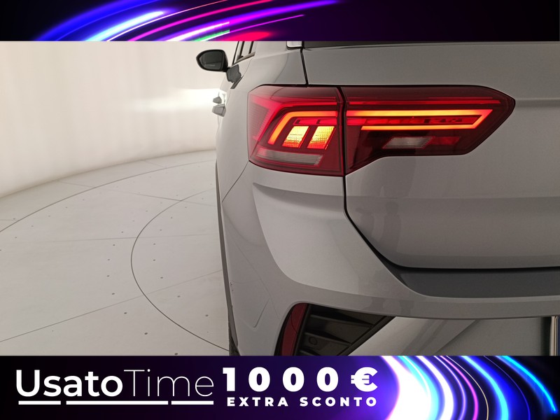 25 - Volkswagen T-Roc 1.0 tsi 115cv r line