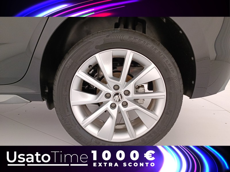 13 - Skoda Kamiq 1.0 tsi style 110cv