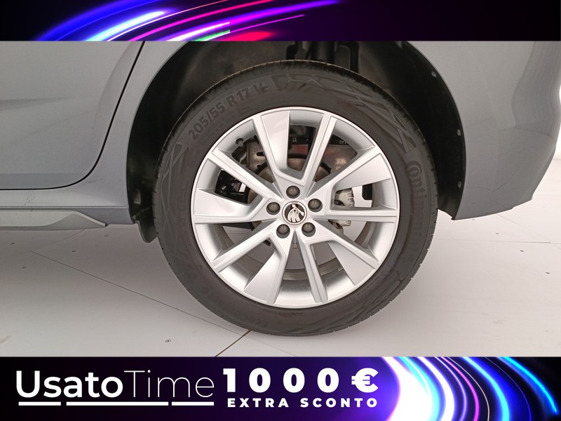 13 - Skoda Kamiq 1.0 tsi style 110cv