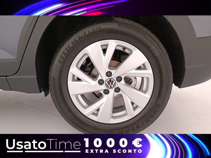13 - Volkswagen Taigo 1.0 tsi 110cv life