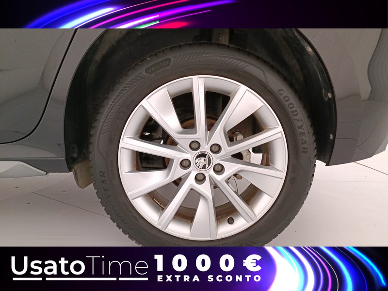 13 - Skoda Kamiq 1.0 tsi 110cv style