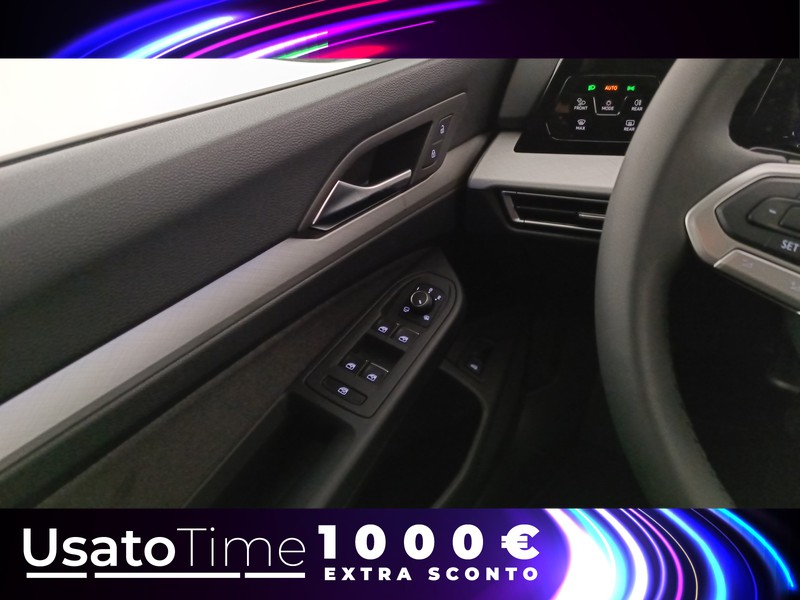 13 - Volkswagen Golf variant 2.0 tdi scr 150cv life