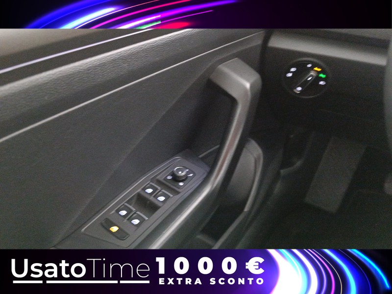13 - Volkswagen T-Roc 1.0 tsi 115cv style
