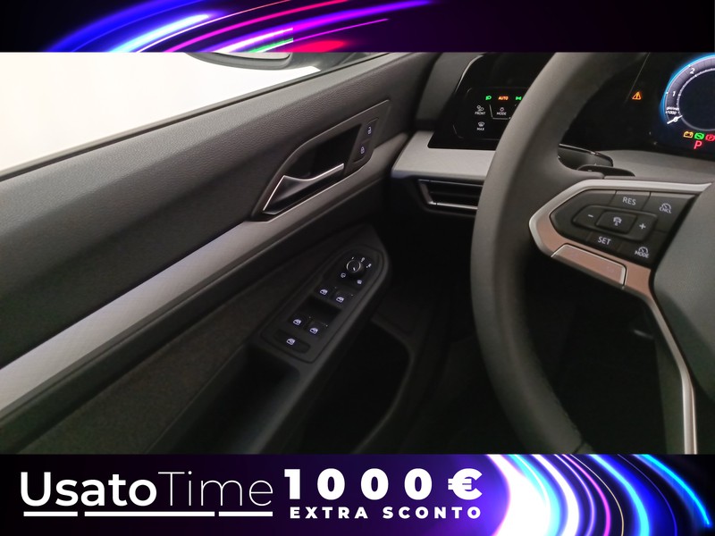 13 - Volkswagen Golf variant 2.0 tdi scr 150cv life dsg