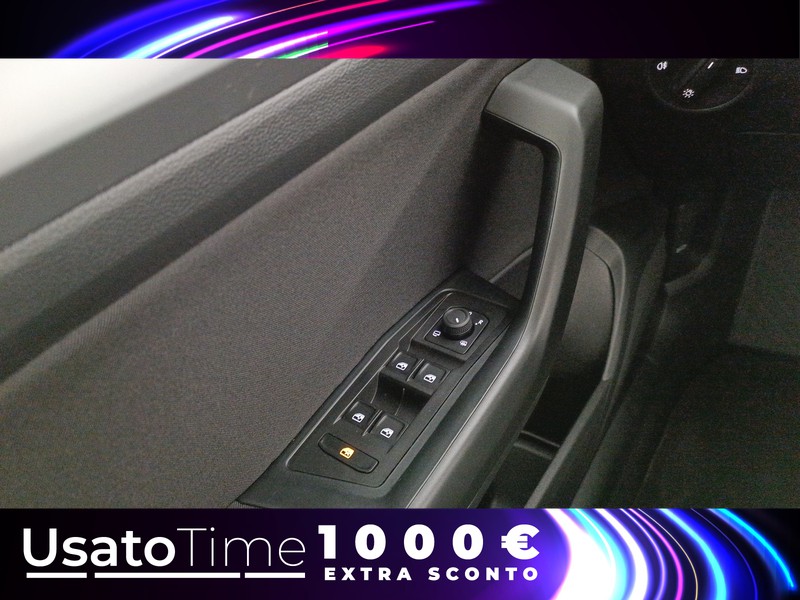 13 - Volkswagen T-Roc 2.0 tdi scr 150cv life dsg