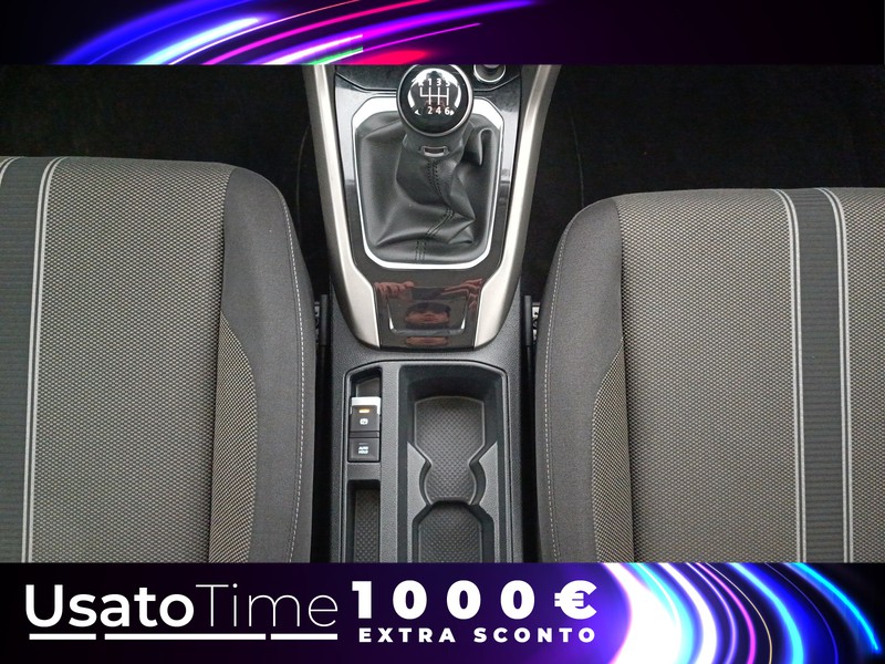 13 - Volkswagen T-Roc 1.0 tsi 110cv business
