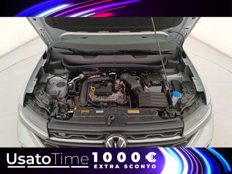 31 - Volkswagen T-Cross 1.0 tsi 115cv r-line