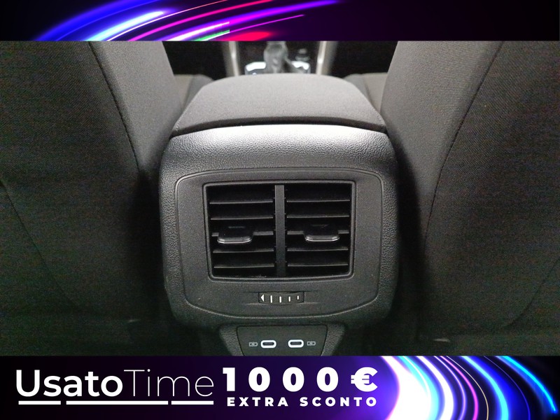 13 - Volkswagen T-Roc 2.0 tdi scr 150cv business dsg