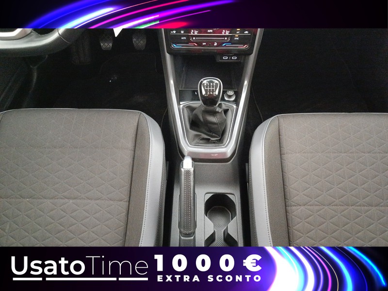 13 - Volkswagen T-Cross 1.0 tsi 110cv advanced