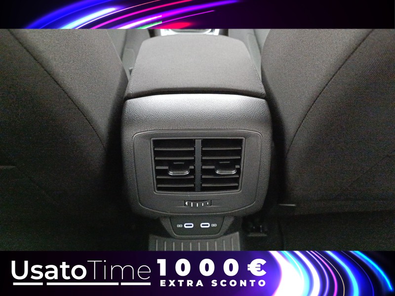 13 - Volkswagen T-Roc 2.0 tdi scr 115cv life