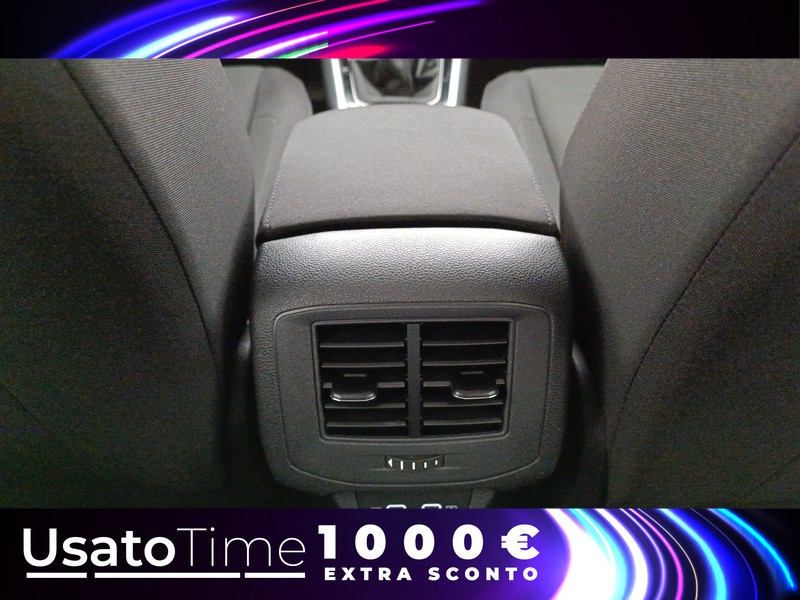 13 - Volkswagen T-Roc 1.5 tsi act life