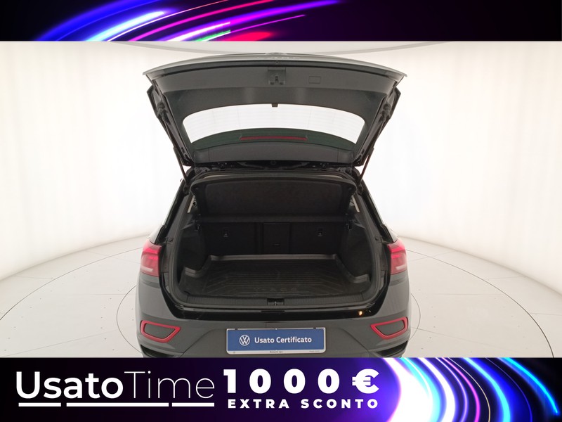 31 - Volkswagen T-Roc 1.0 tsi 110cv life