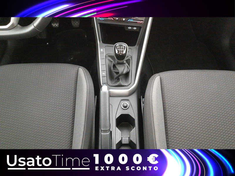 13 - Volkswagen Taigo 1.0 tsi 110cv life