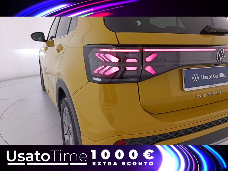 25 - Volkswagen T-Cross 1.0 tsi 115cv r-line