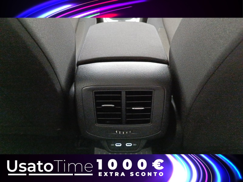 13 - Volkswagen T-Roc 1.0 tsi 110cv style