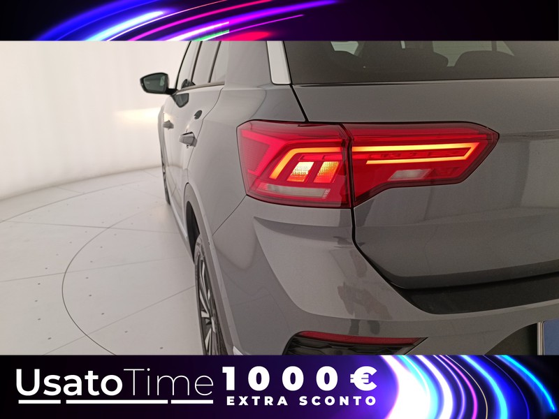 25 - Volkswagen T-Roc 1.0 tsi 110cv style