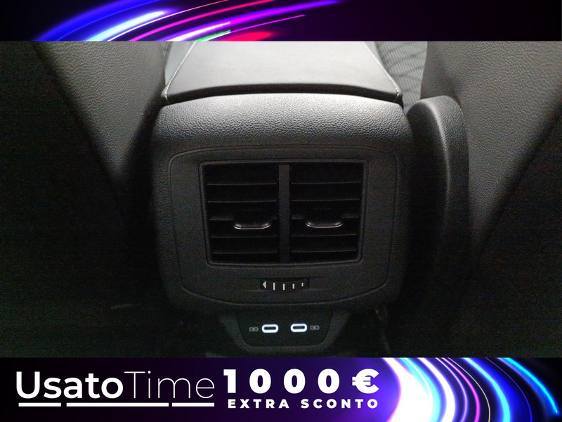 13 - Volkswagen T-Roc 1.0 tsi 110cv r line