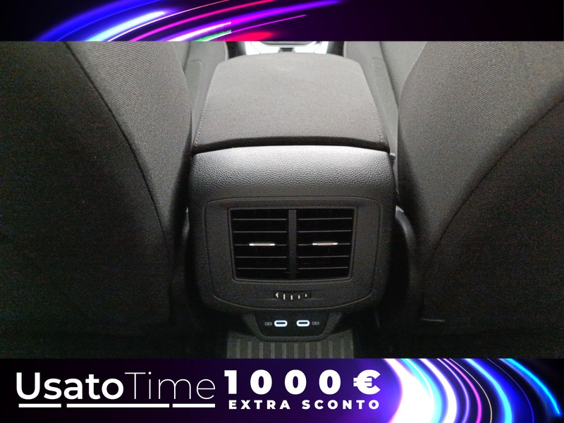 13 - Volkswagen T-Roc 1.0 tsi 110cv life