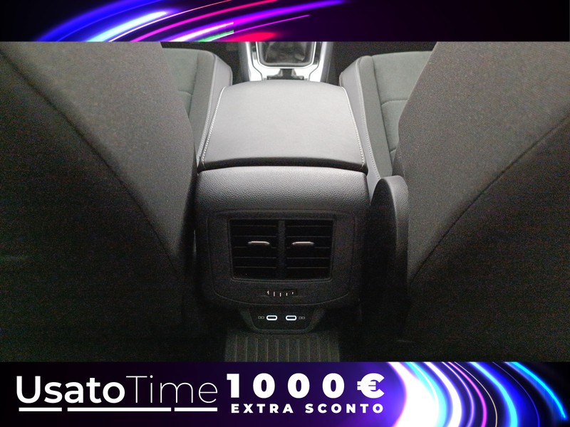 13 - Volkswagen T-Roc 1.0 tsi 110cv style