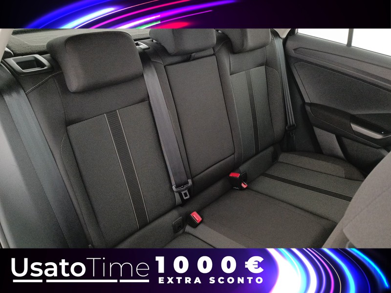 19 - Volkswagen T-Roc 2.0 tdi scr 150cv life dsg