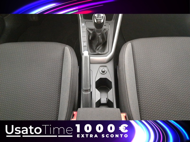 13 - Volkswagen Taigo 1.0 tsi 110cv life