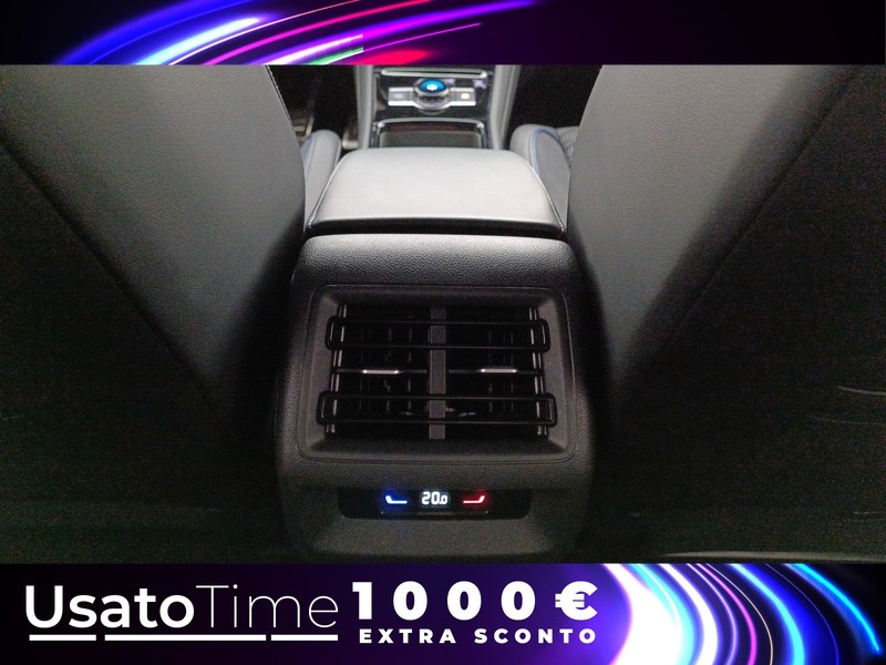 13 - Volkswagen Tiguan 2.0 tdi scr 150cv r-line dsg