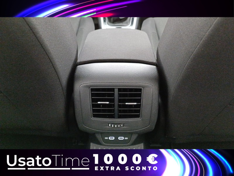 13 - Volkswagen T-Roc 2.0 tdi scr 115cv life