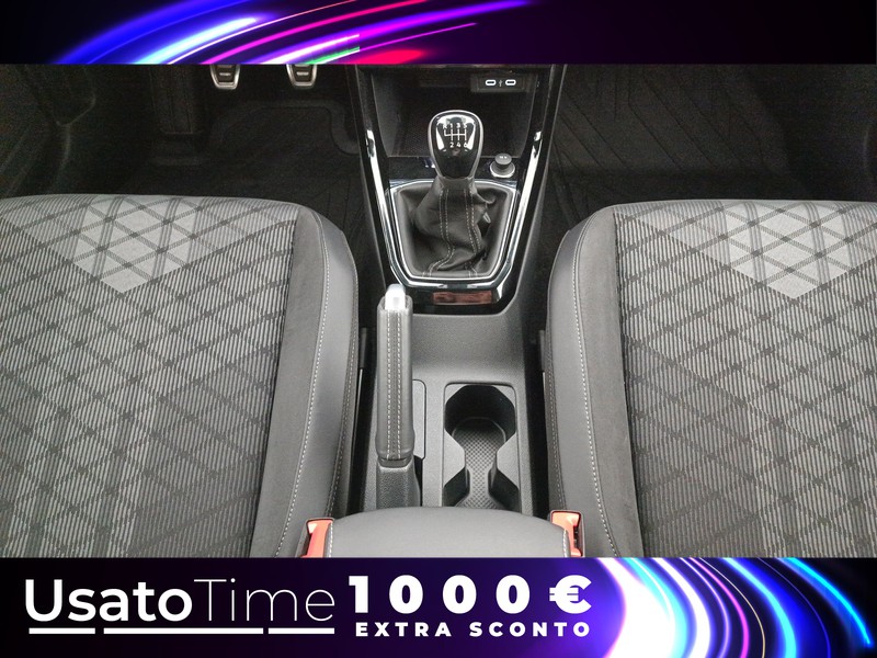 13 - Volkswagen T-Cross 1.0 tsi 115cv r-line