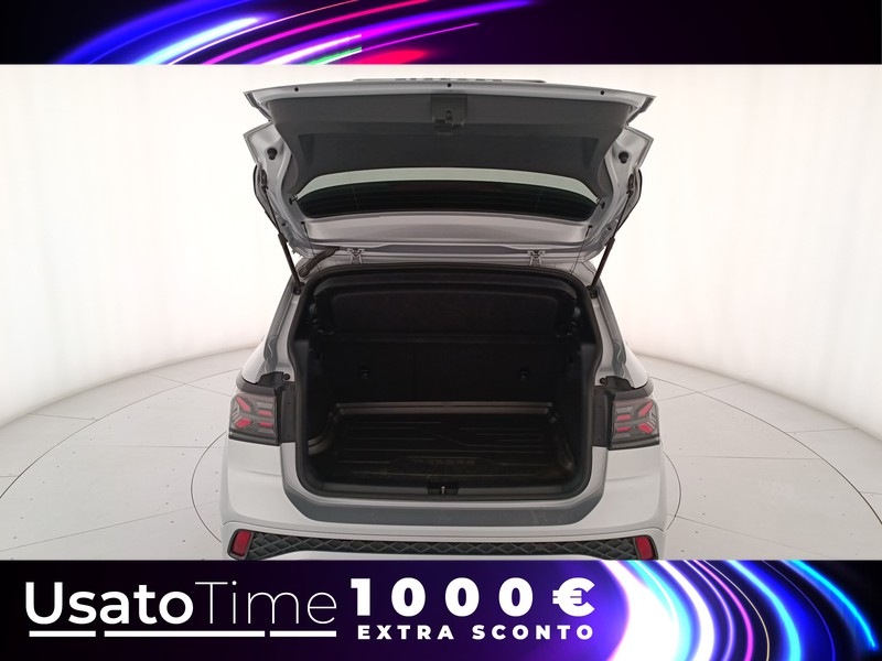 31 - Volkswagen T-Cross 1.0 tsi 115cv r-line