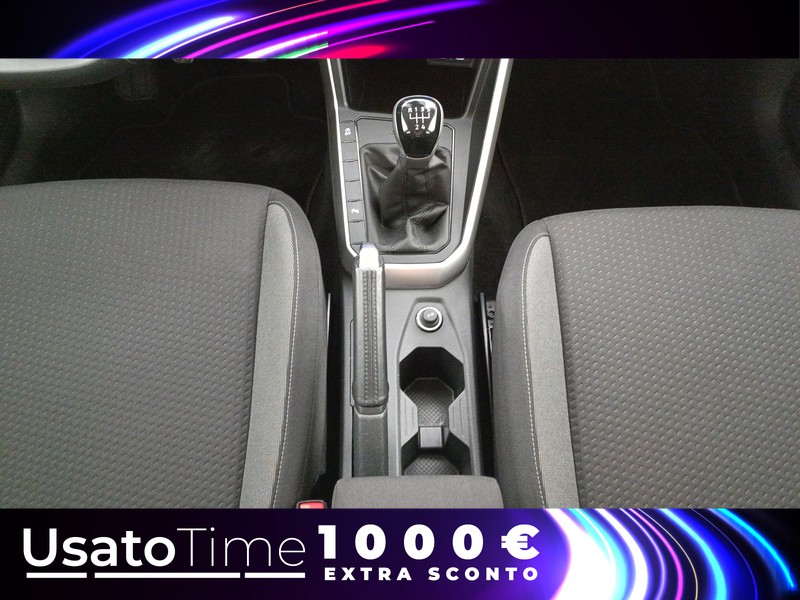 13 - Volkswagen Polo 1.0 tsi 95cv life