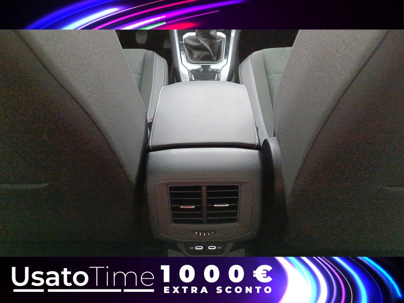 13 - Volkswagen T-Roc 1.0 tsi 110cv style