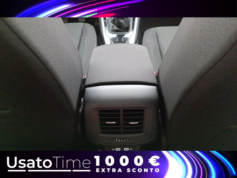 13 - Volkswagen T-Roc 1.0 tsi sport