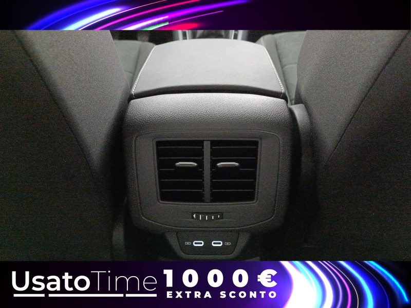 13 - Volkswagen T-Roc 1.0 tsi 110cv style