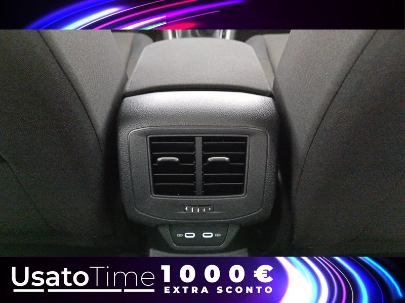 13 - Volkswagen T-Roc 1.0 tsi 110cv style