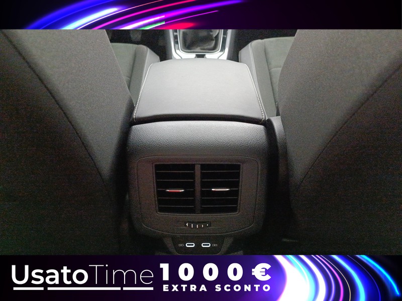 13 - Volkswagen T-Roc 1.0 tsi 110cv style
