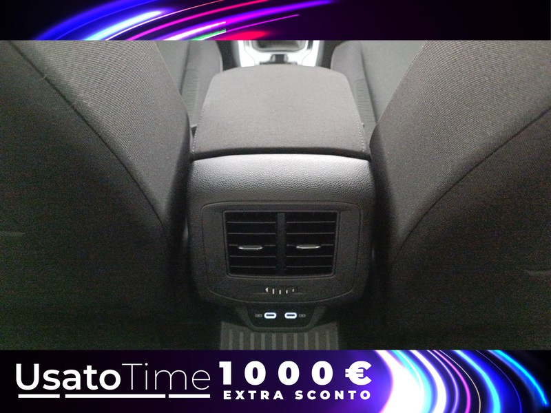 13 - Volkswagen T-Roc 1.0 tsi 110cv life