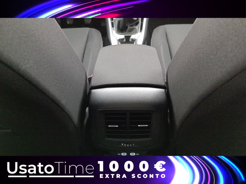 13 - Volkswagen T-Roc 1.5 tsi act edition plus