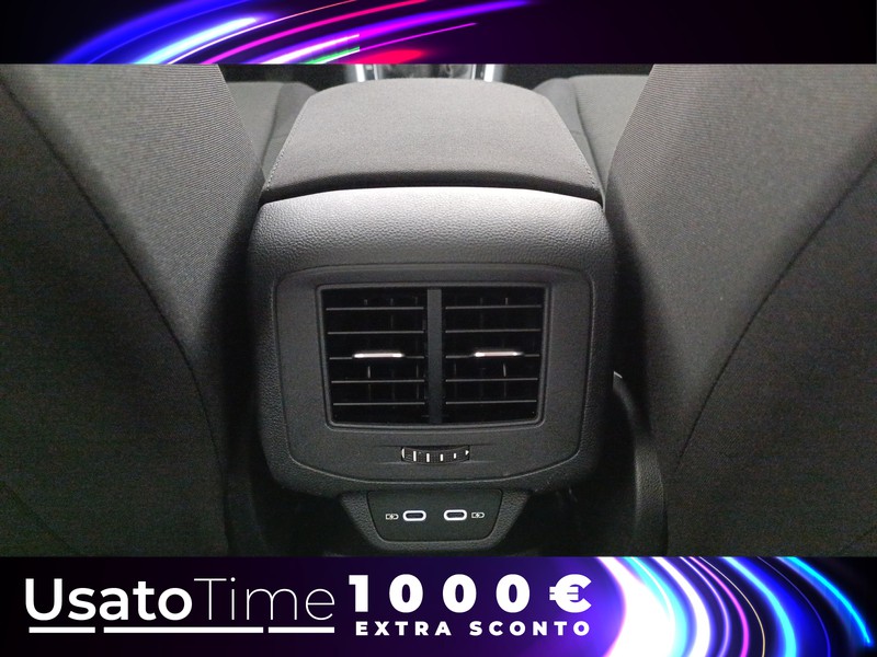 13 - Volkswagen T-Roc 1.0 tsi 110cv life