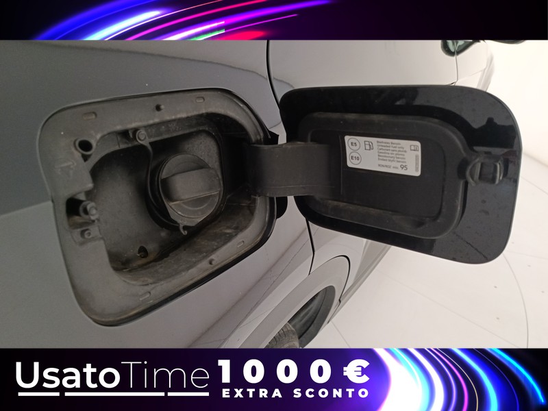 31 - Volkswagen T-Roc 1.0 tsi 110cv life